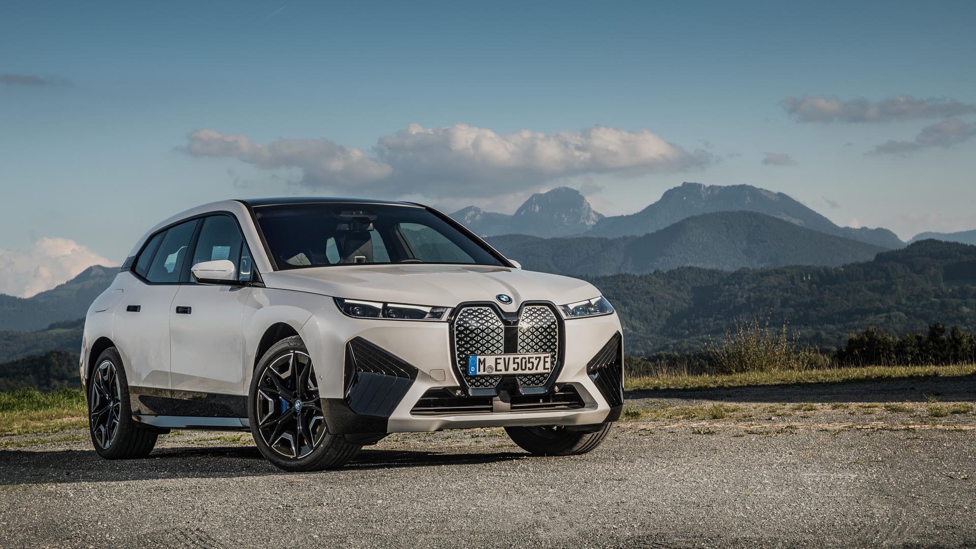 BMW iX Review & Prices 2023 | AutoTrader UK